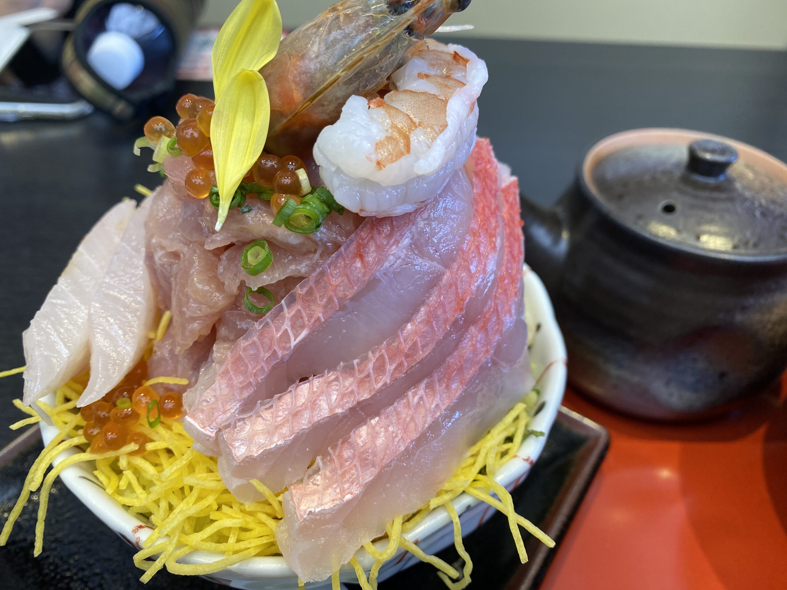 徳三丸の海鮮丼