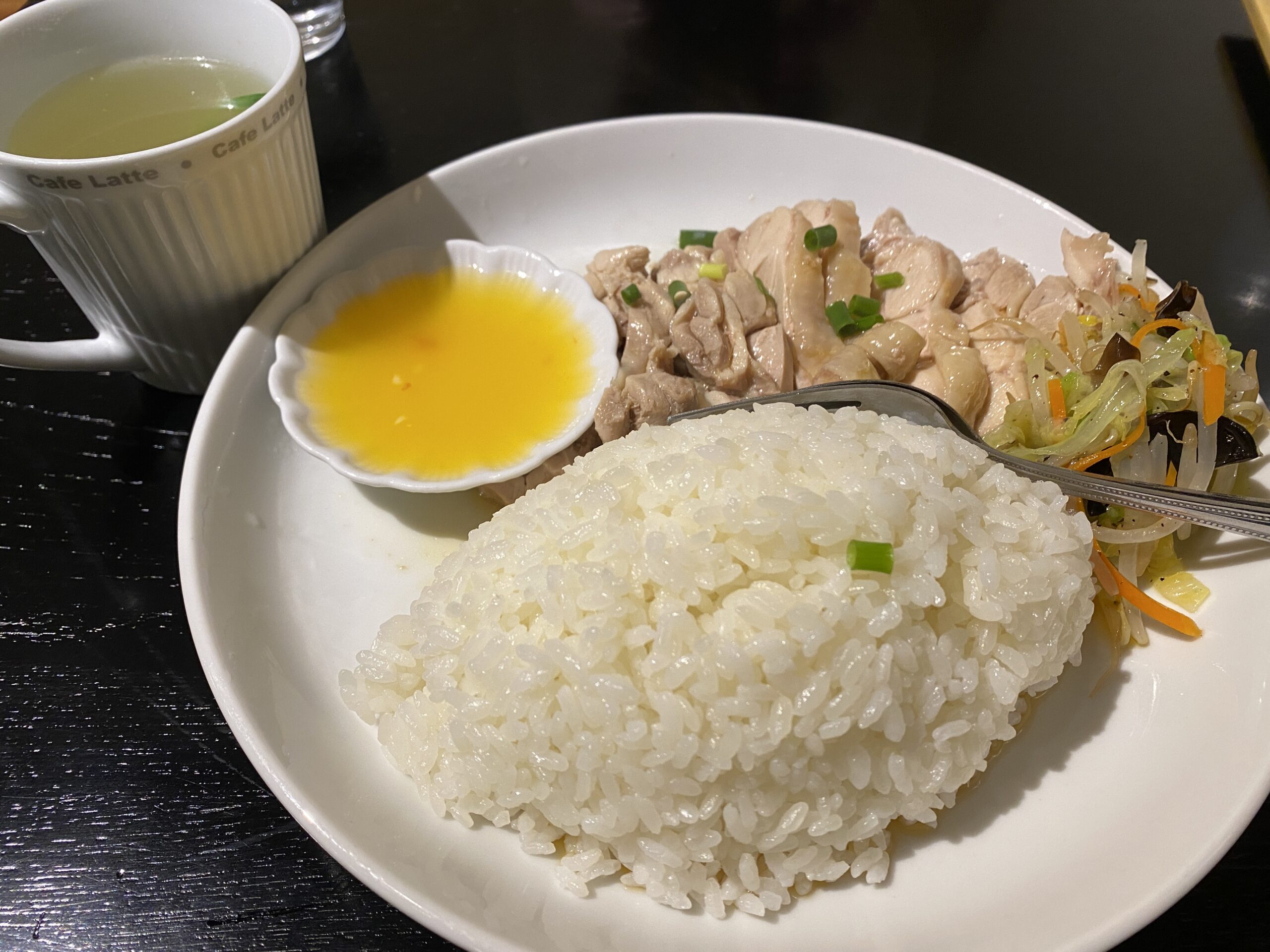 目黒・巧匠（チャオジャン）蒸し鶏のご飯・カオマンガイ・シンガポールチキンライス