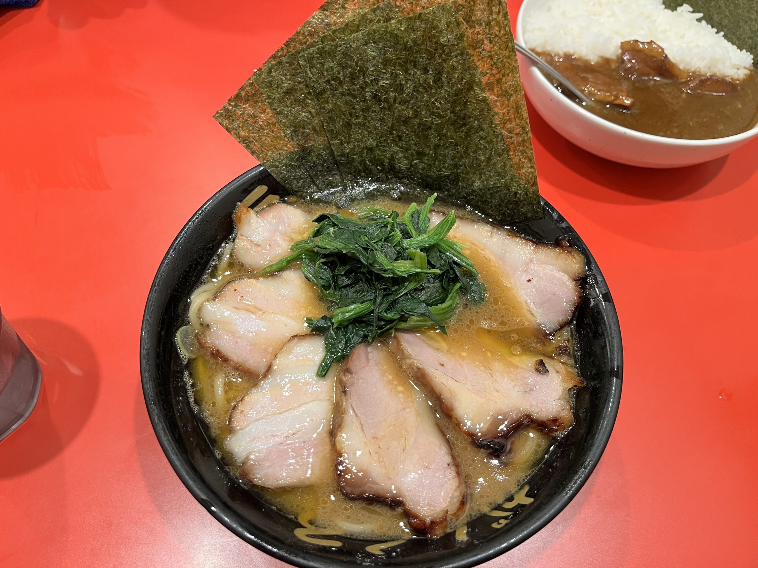 ラーメン家 がんくろ｜武蔵小山のツルモチ麺