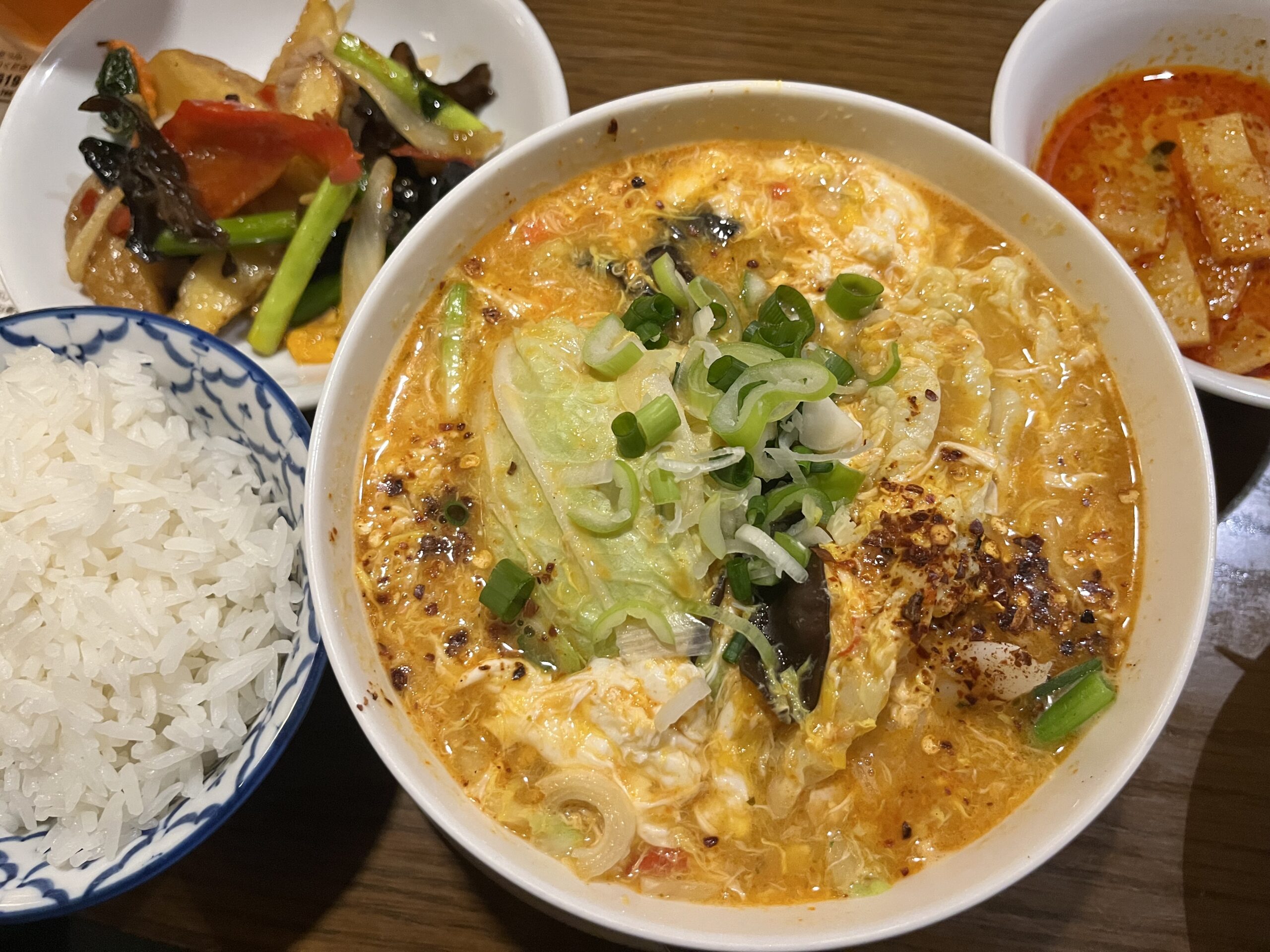 表参道ティーヌン青山店でランチビュッフェを楽しむ