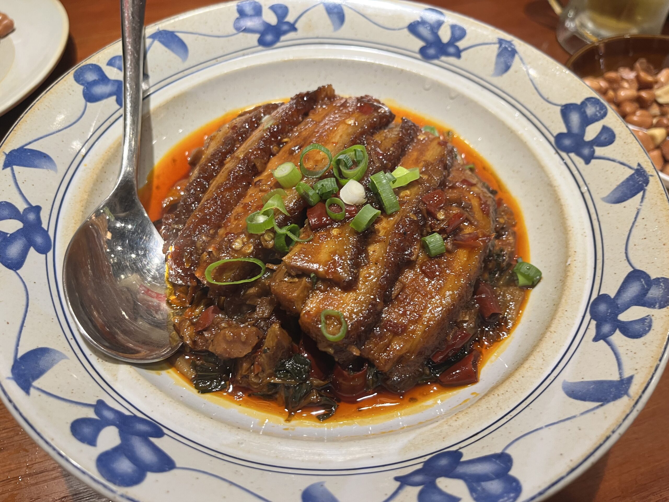 赤坂見附のガチ中華で湖南料理を堪能｜連湘閣 湖南菜（レンシャングウ・コナンサイ）